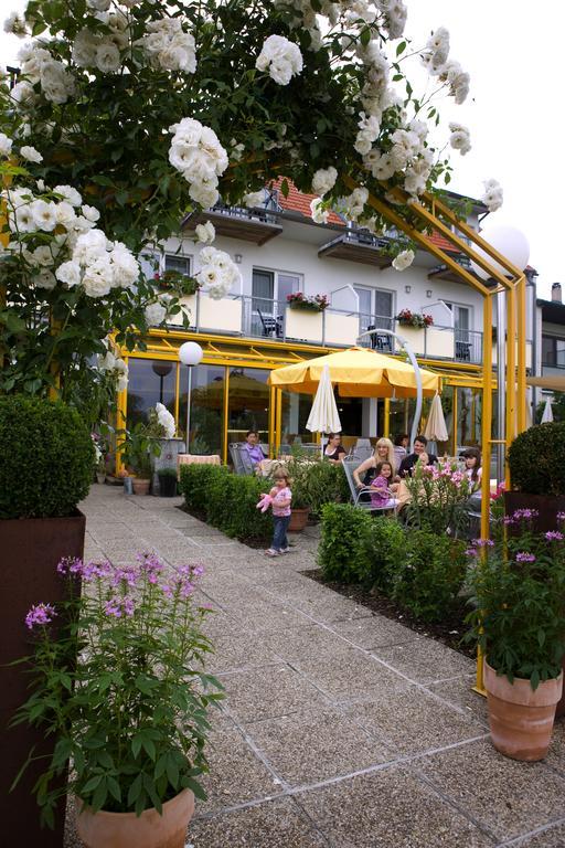 Hotel & Restaurant Seehof Podersdorf am See Exterior photo