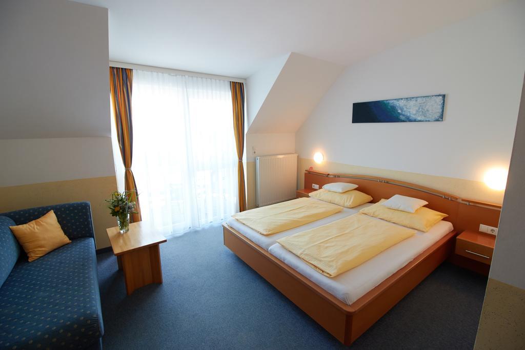 Hotel & Restaurant Seehof Podersdorf am See Exterior photo