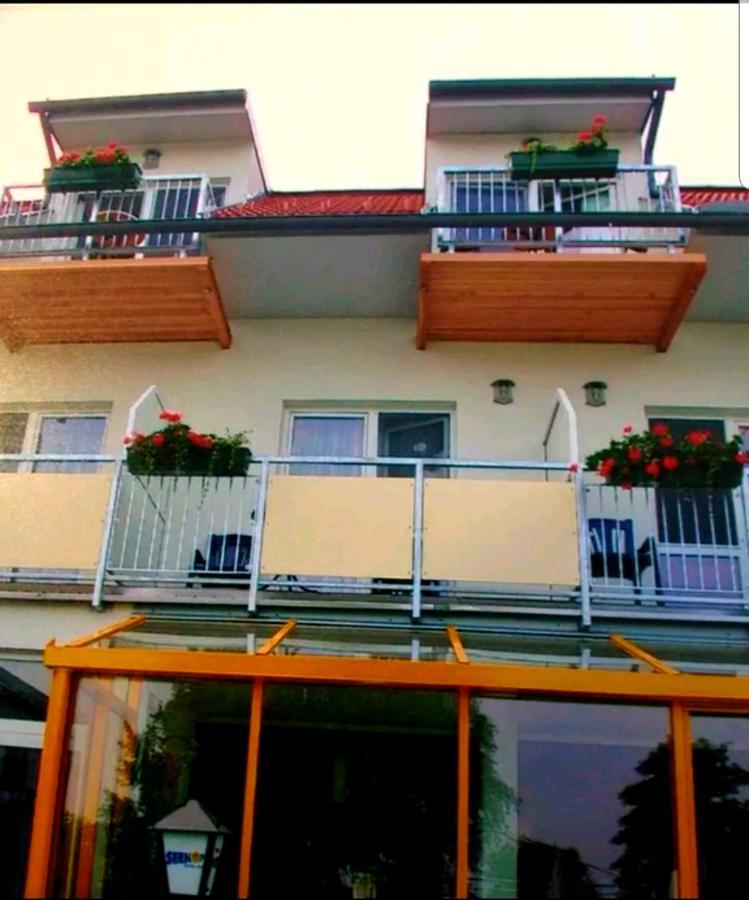 Hotel & Restaurant Seehof Podersdorf am See Exterior photo